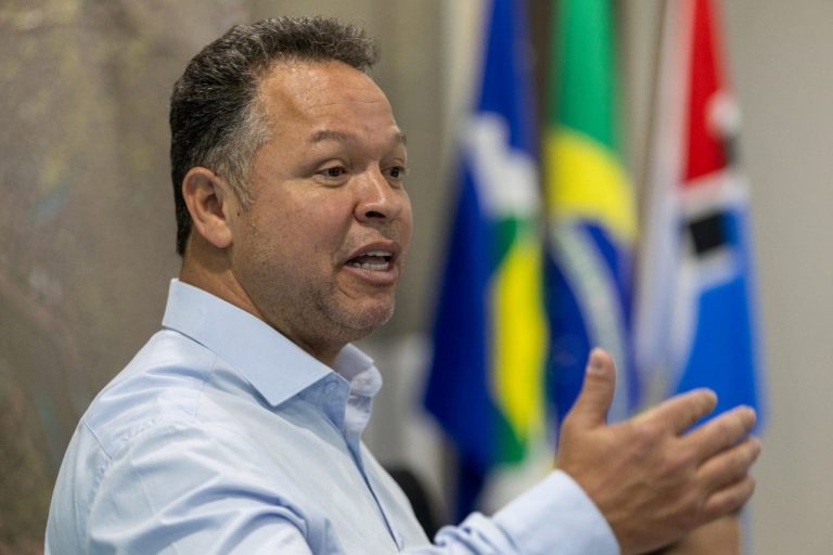 Prefeito Cláudio Ferreira protocola ação para assegurar legalidade na gestão da saúde em Rondonópolis
